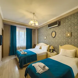 Otel New Metekhi